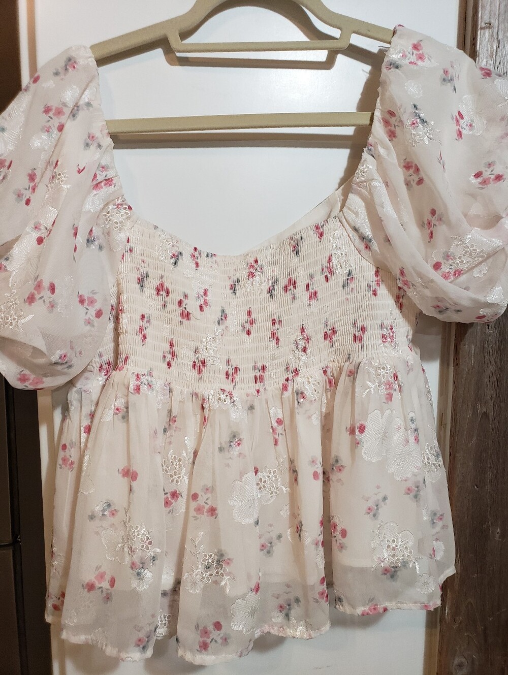 Altar'd State Cream Floral Blouse with Pink Blossoms Puff Sleeves XL Peplum - Picture 3 of 5